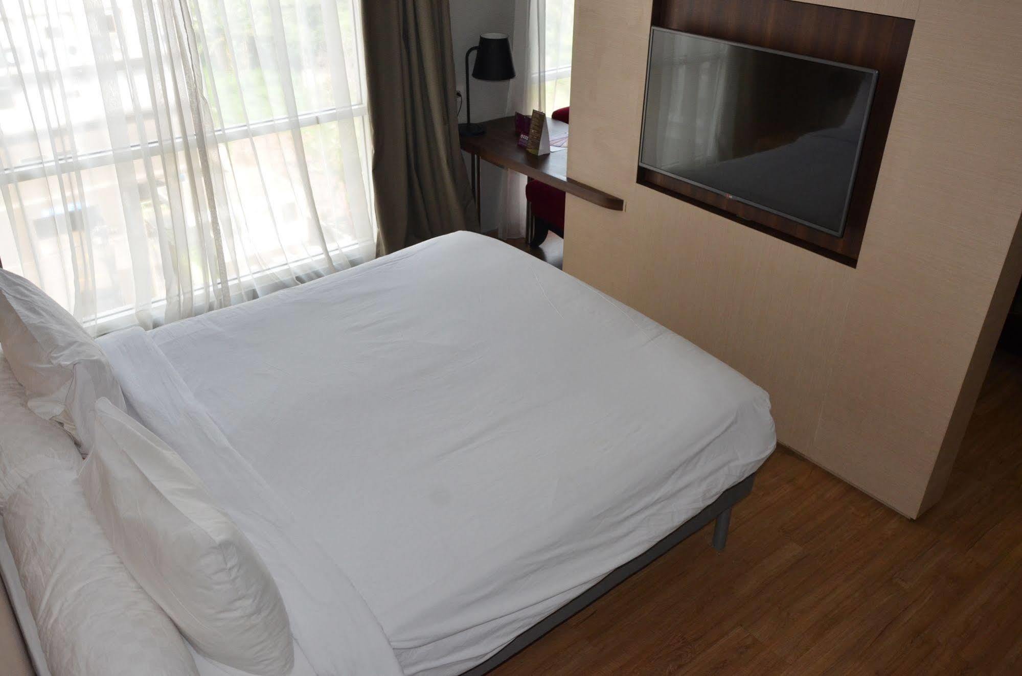 Ibis Styles Jakarta Airport Тангеранг Экстерьер фото